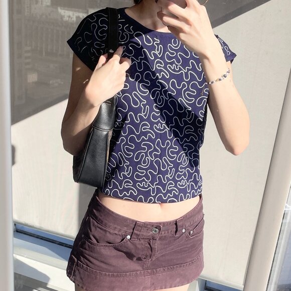 Y2K Style Abstract T-shirt - Picture 1 of 6